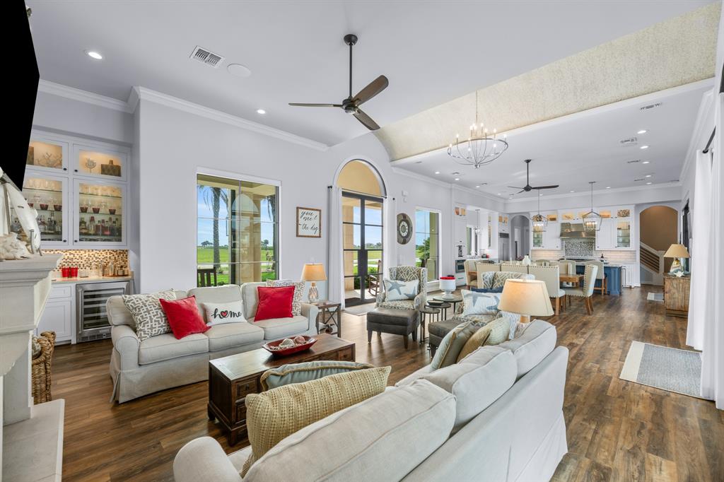 385 E Arbor Vista