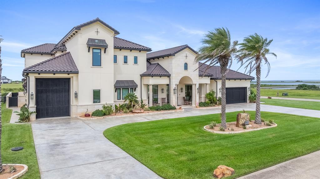 385 E Arbor Vista