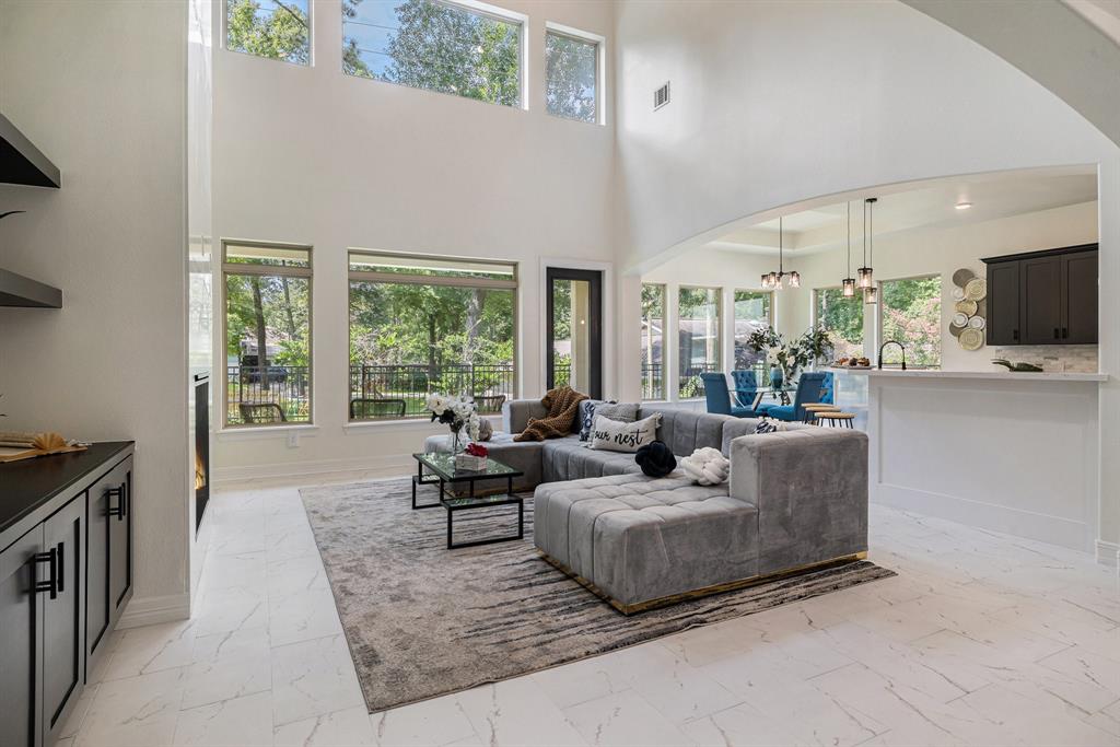 290 Apple Valley Dr
