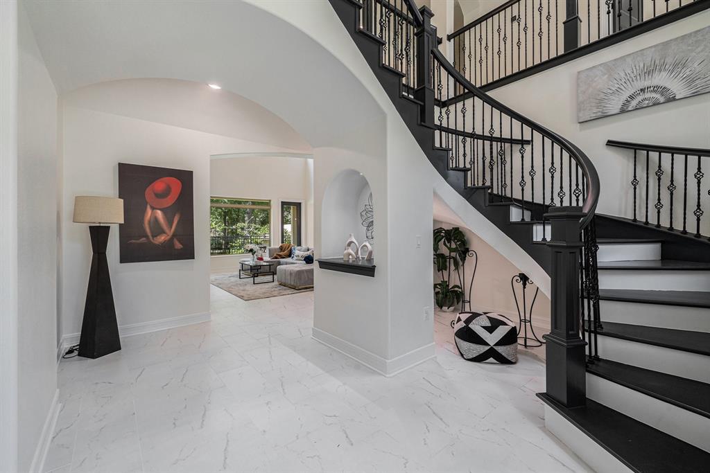 290 Apple Valley Dr