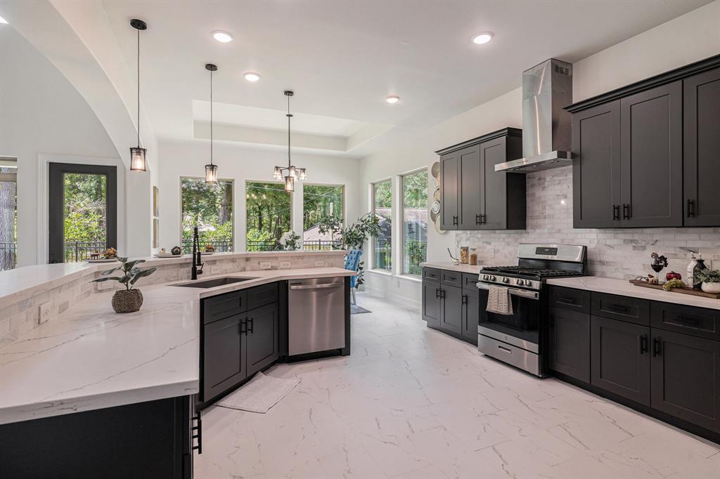 290 Apple Valley Dr