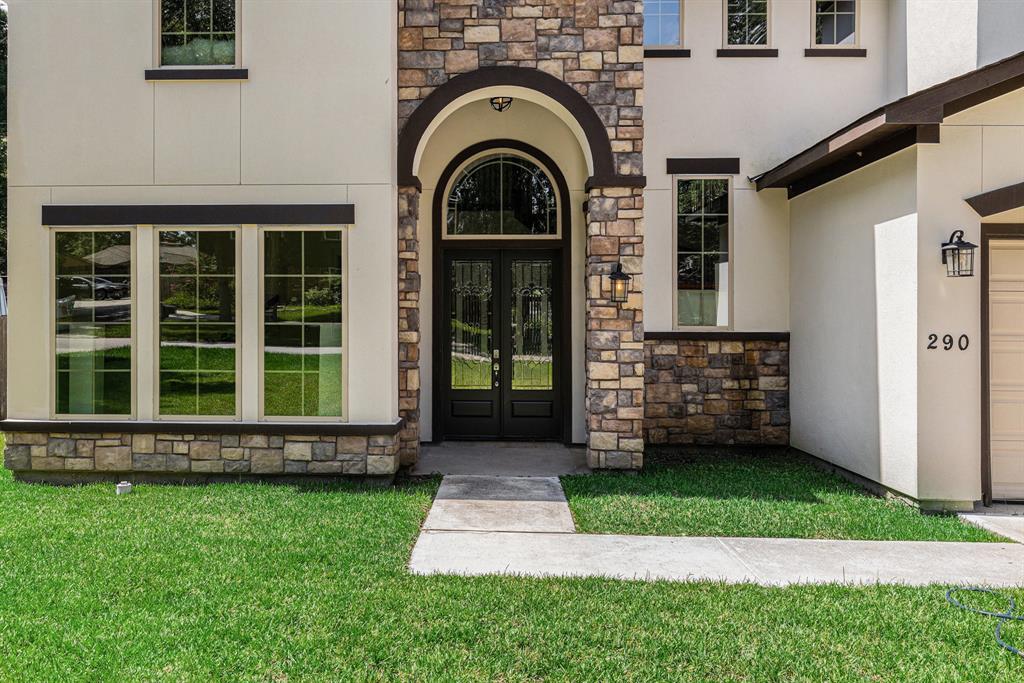 290 Apple Valley Dr