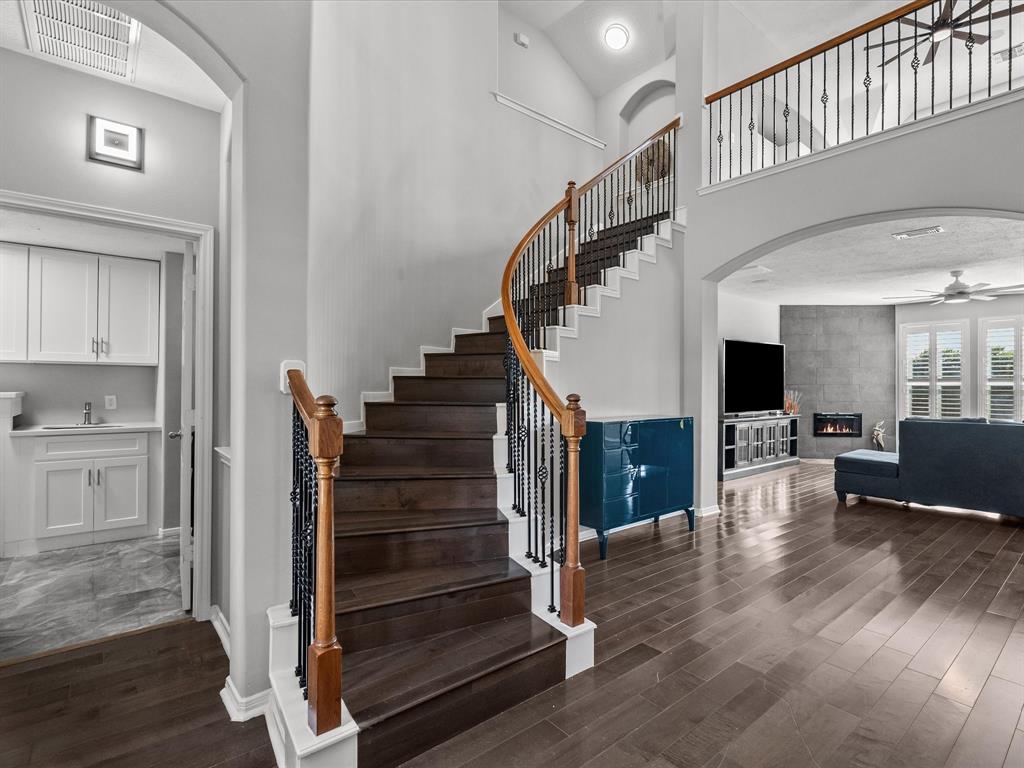 617 Forest Village Circle, La Marque, Texas image 24