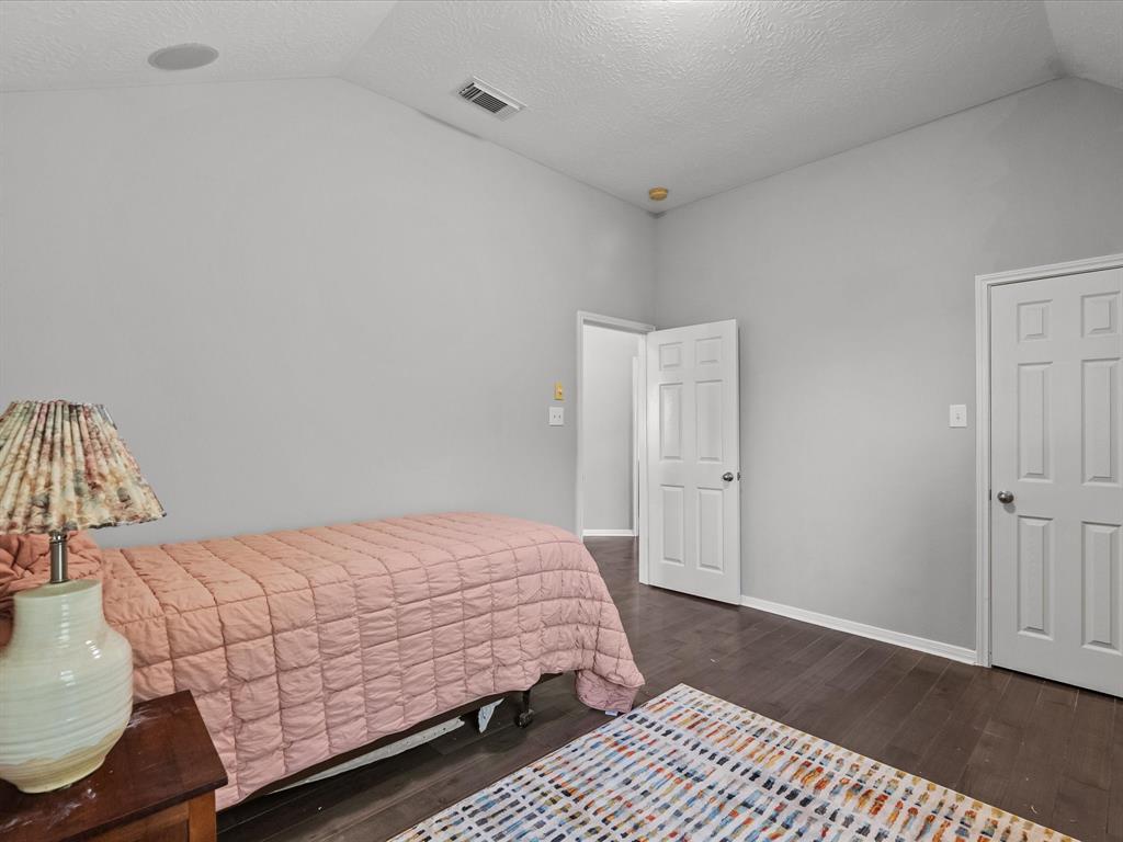 617 Forest Village Circle, La Marque, Texas image 37