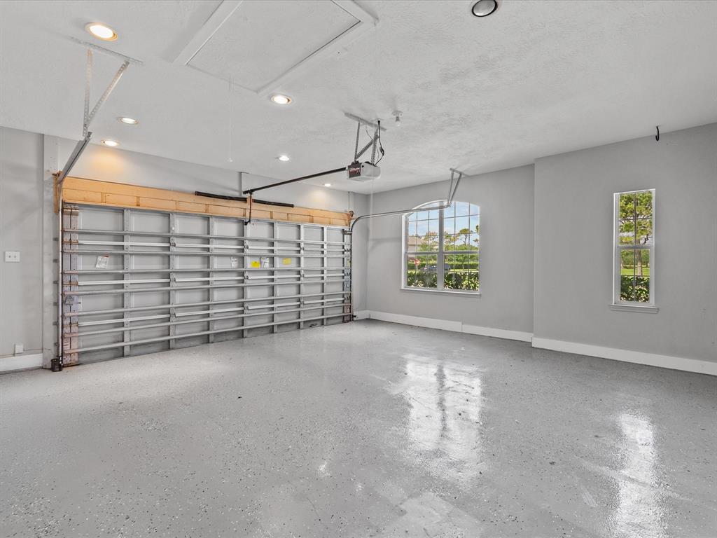 617 Forest Village Circle, La Marque, Texas image 39
