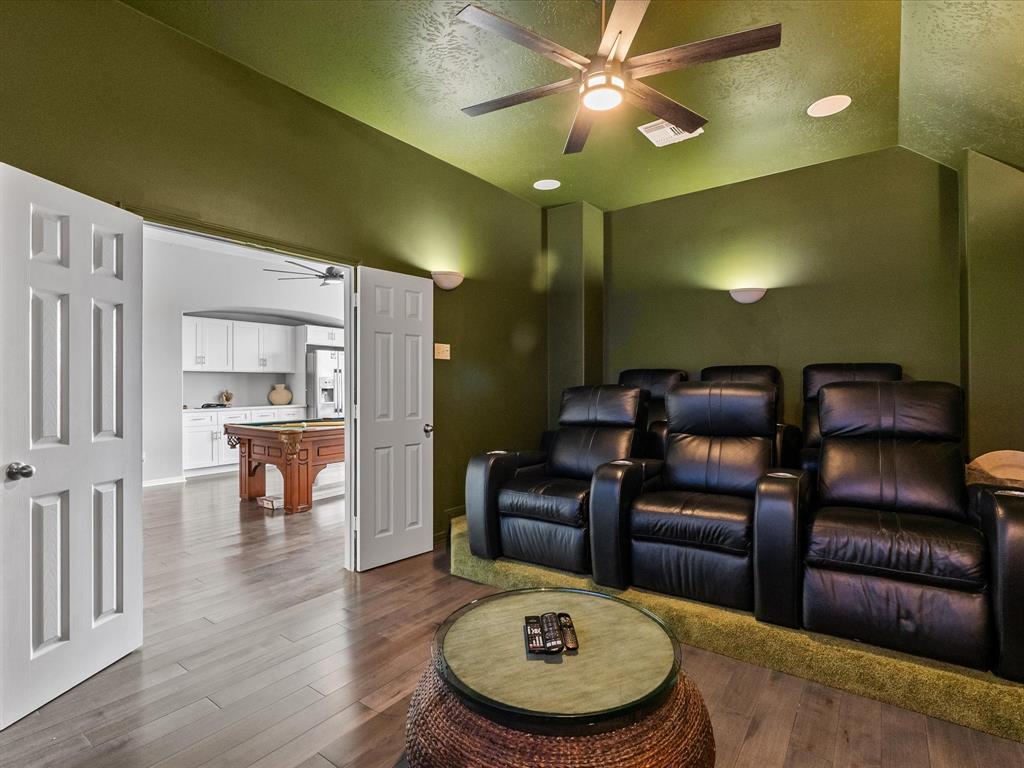617 Forest Village Circle, La Marque, Texas image 32