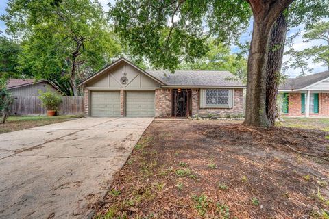 Single Family Residence in Houston TX 7214 Shady Arbor Lane.jpg