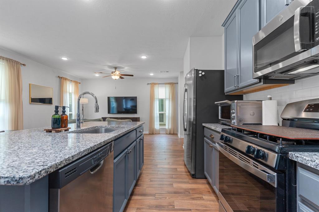 111 Austin Road, Angleton, Texas image 29