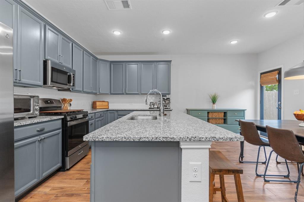 111 Austin Road, Angleton, Texas image 25