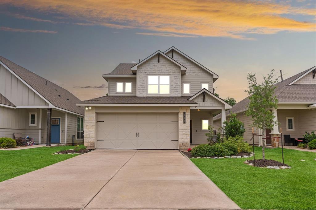 111 Austin Road, Angleton, Texas image 1