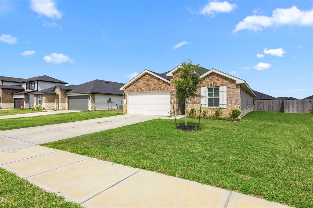 1108 Sundown Prairie Dr Dr, Sealy, Texas image 3