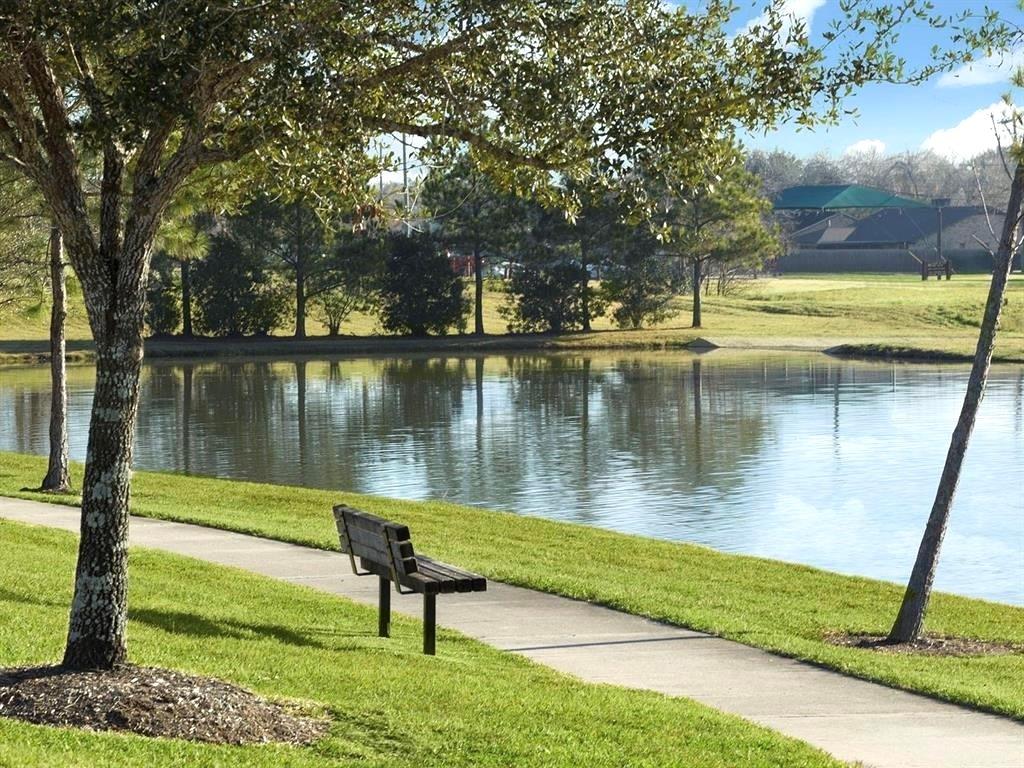1939 Heather Canyon Drive, Pearland, Texas image 38