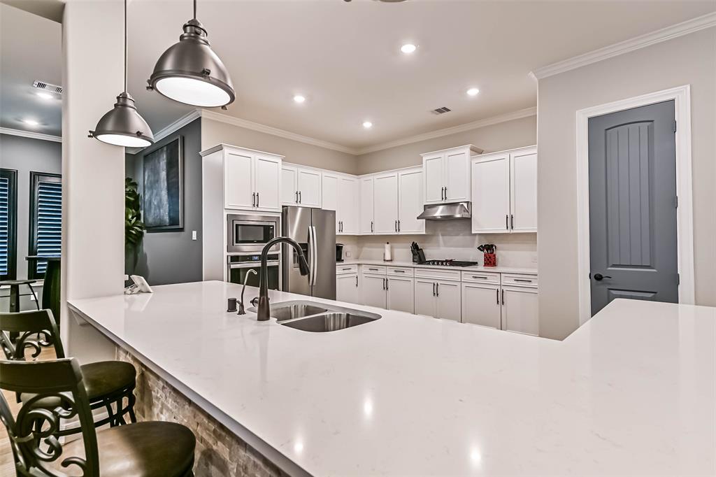 1939 Heather Canyon Drive, Pearland, Texas image 10