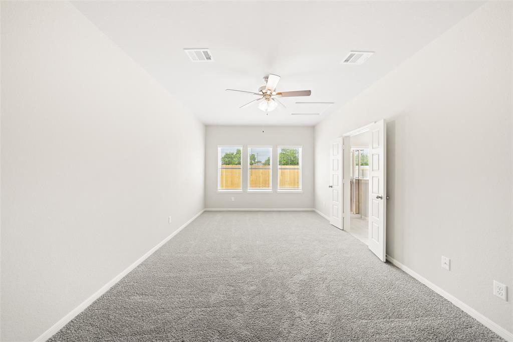 3211 Falling Brook Drive, Baytown, Texas image 14