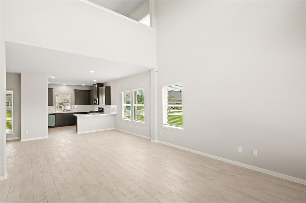 3211 Falling Brook Drive, Baytown, Texas image 8