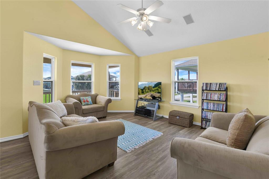 4023 Grayson Dr Dr, Galveston, Texas image 7