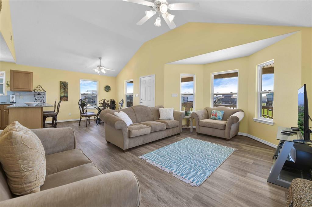 4023 Grayson Dr Dr, Galveston, Texas image 9