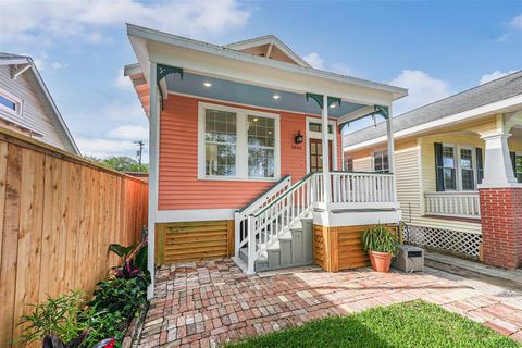 Single Family Residence in Galveston TX 3616 Avenue P 1/2.jpg