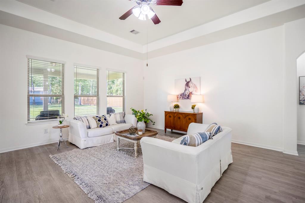 16070 Deer Pines Drive, Conroe, Texas image 8