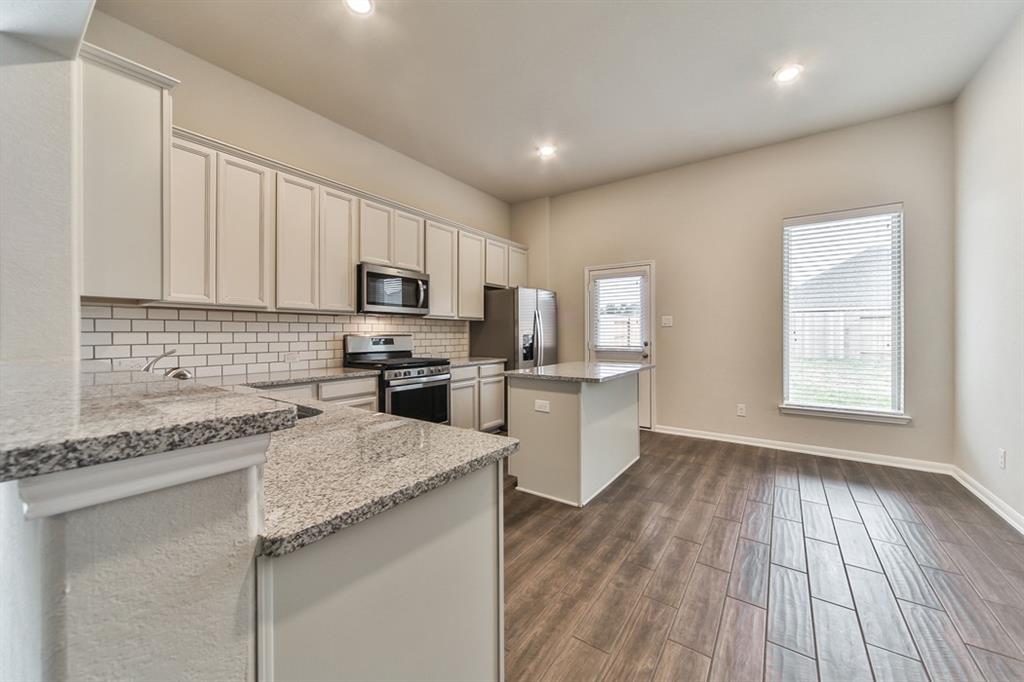 19568 Stripe Hill Bend