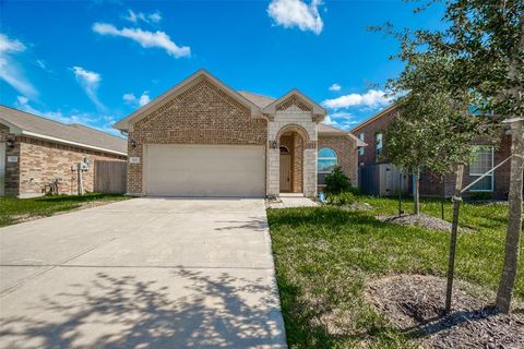 A home in Angleton