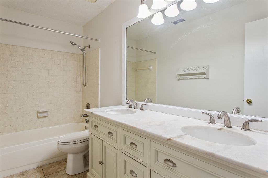 5815 Windsong Trail, Houston, Texas image 18