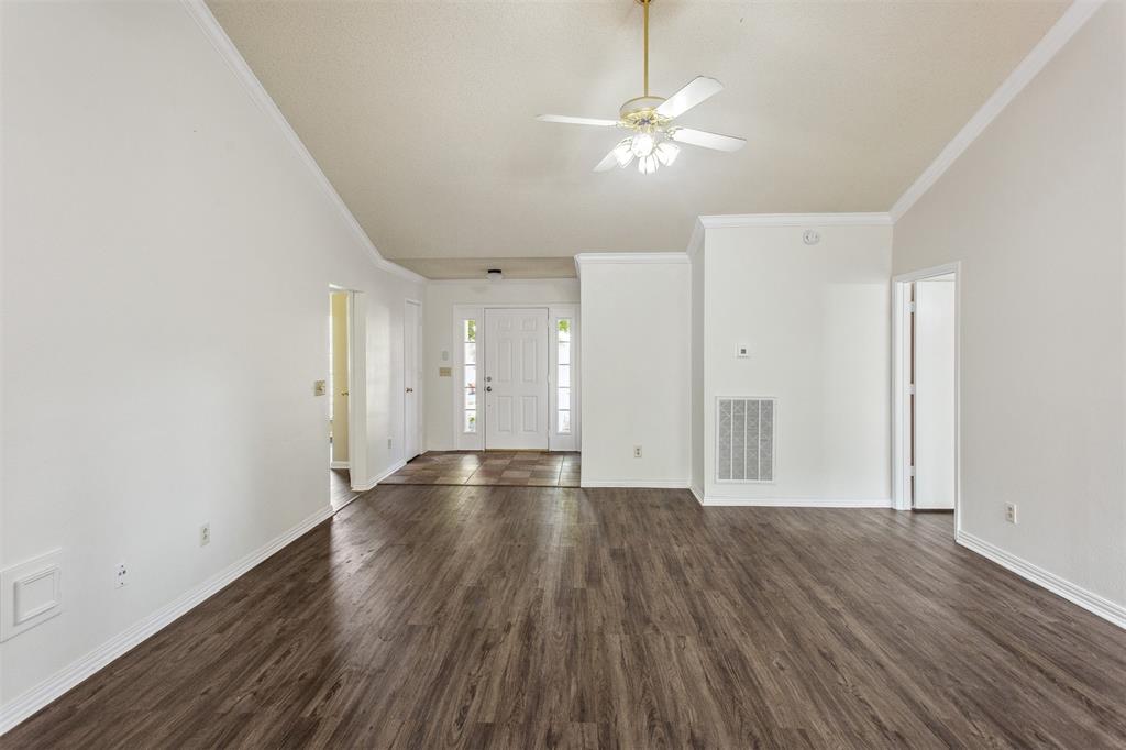 5815 Windsong Trail, Houston, Texas image 6