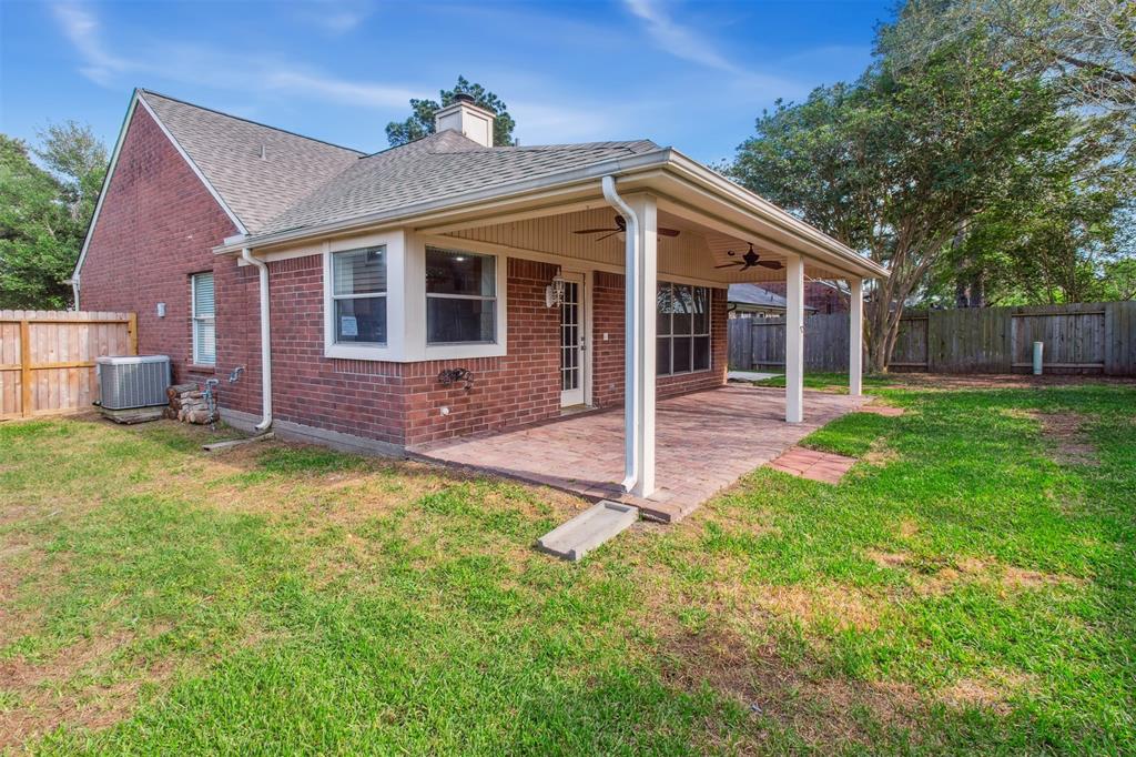 5815 Windsong Trail, Houston, Texas image 20