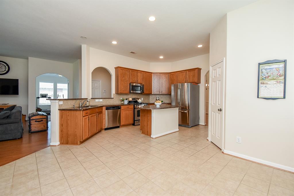 8910 Rocky Knoll Lane, Rosenberg, Texas image 14