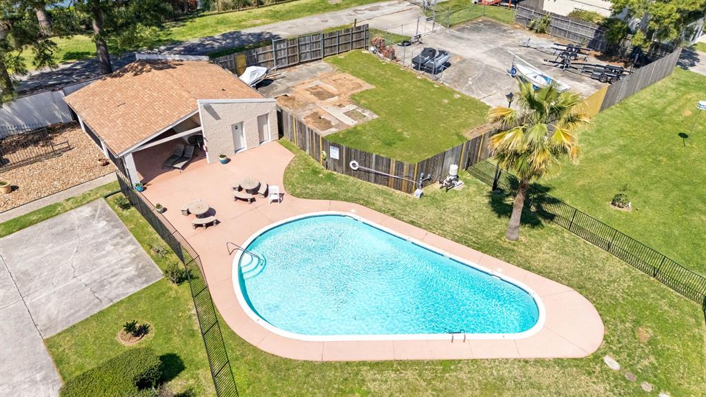 8 Regency Point, Conroe, Texas image 47
