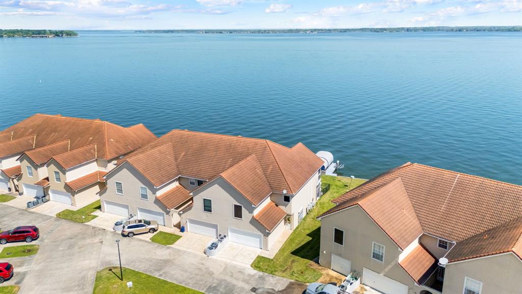 8 Regency Point, Conroe, Texas image 4