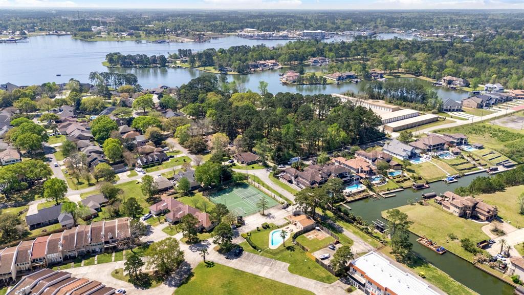 8 Regency Point, Conroe, Texas image 44