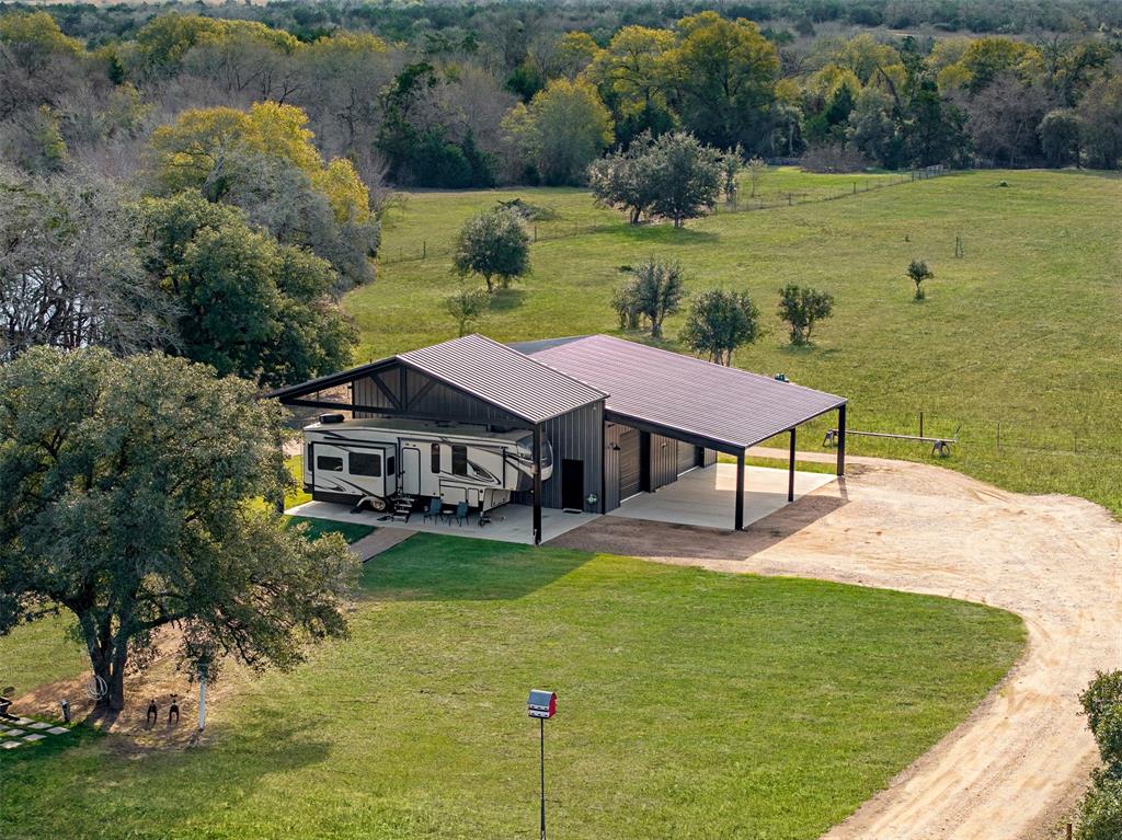 3712 Allen Road, Flatonia, Texas image 1