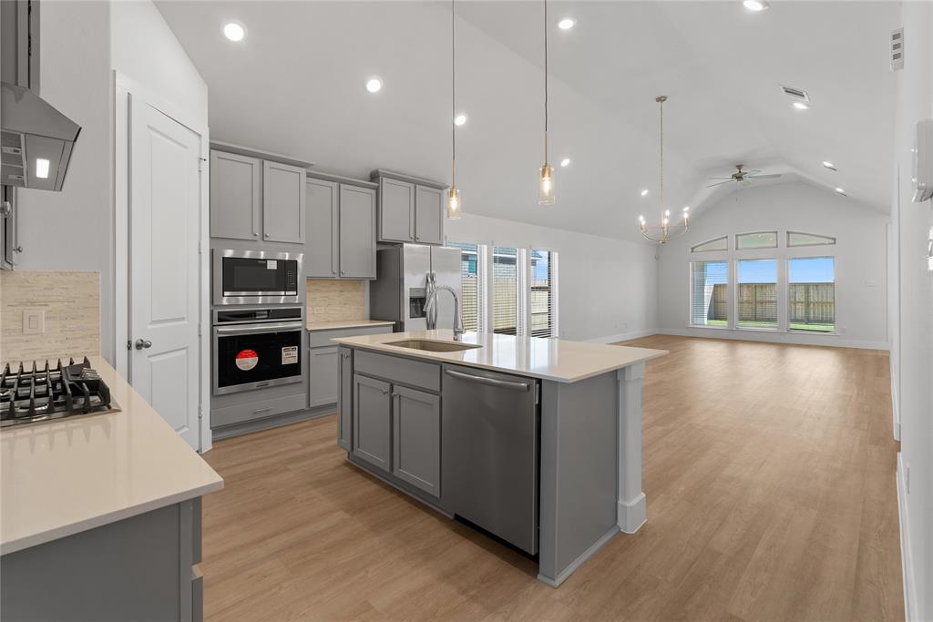 1533 Apache Heights Drive, Dayton, Texas image 7