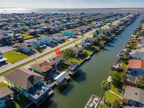 A home in Bayou Vista