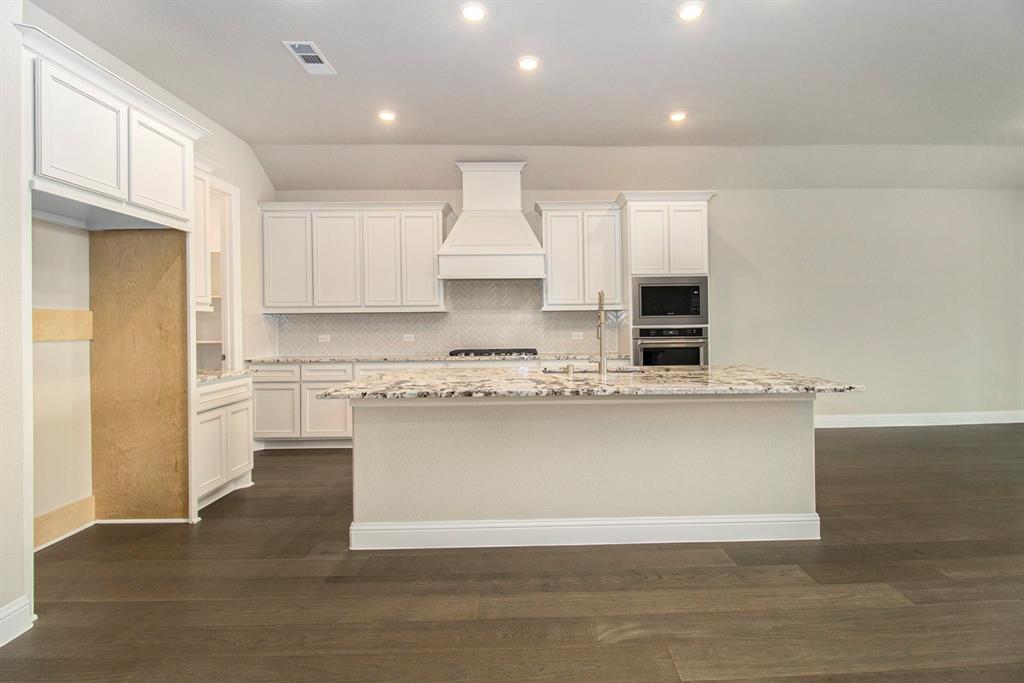 4307 Golden Ridge Circle, Manvel, Texas image 9