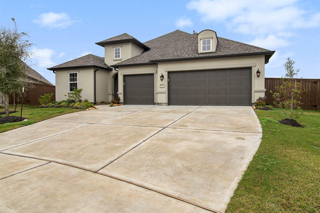 4307 Golden Ridge Circle, Manvel, Texas image 3