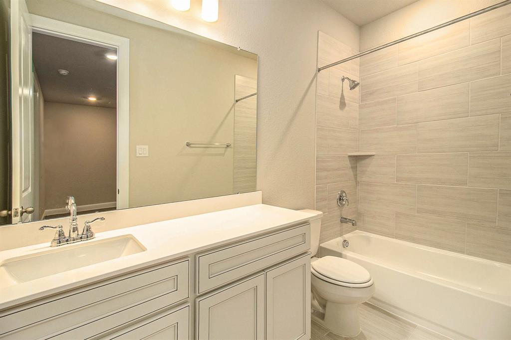 4307 Golden Ridge Circle, Manvel, Texas image 20