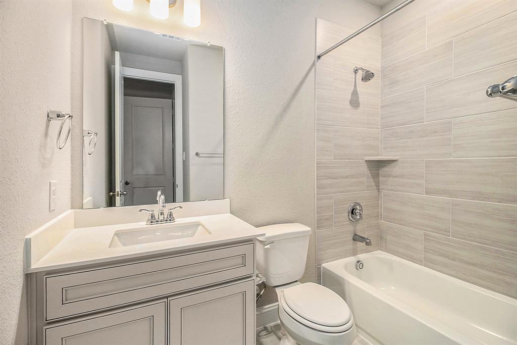 4307 Golden Ridge Circle, Manvel, Texas image 24