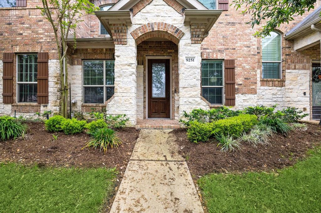 9251 Monarch Mist Lane, Houston, Texas image 2