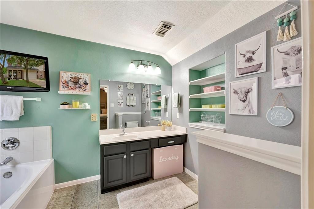 4026 Bentwood Drive, Dickinson, Texas image 14