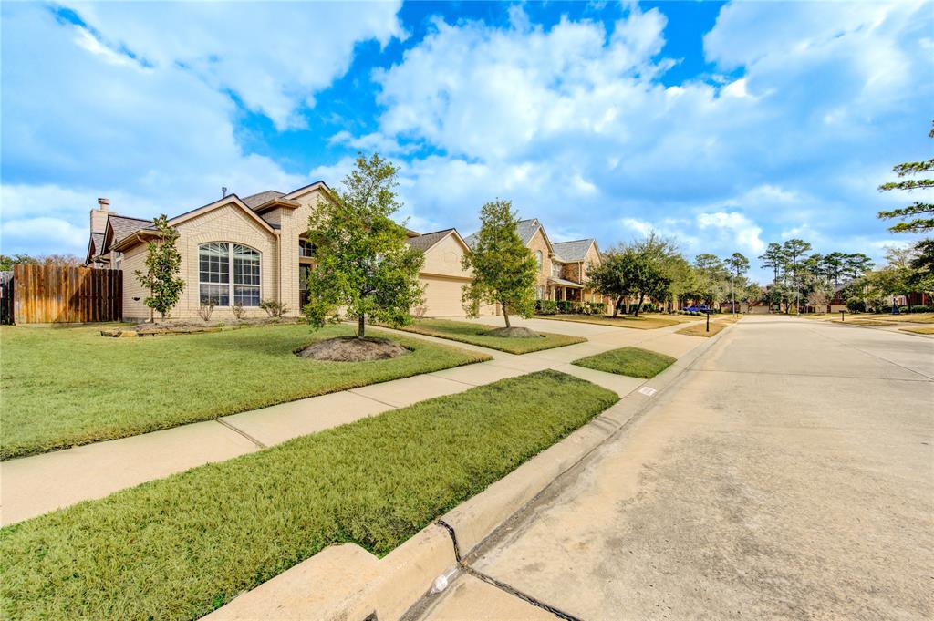12822 N Cypress Lane, Tomball, Texas image 2