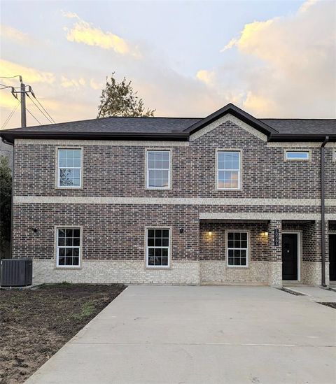 Photo of 1028 Francis Drive #A, Pasadena, TX 77506 (MLS # 69219068)