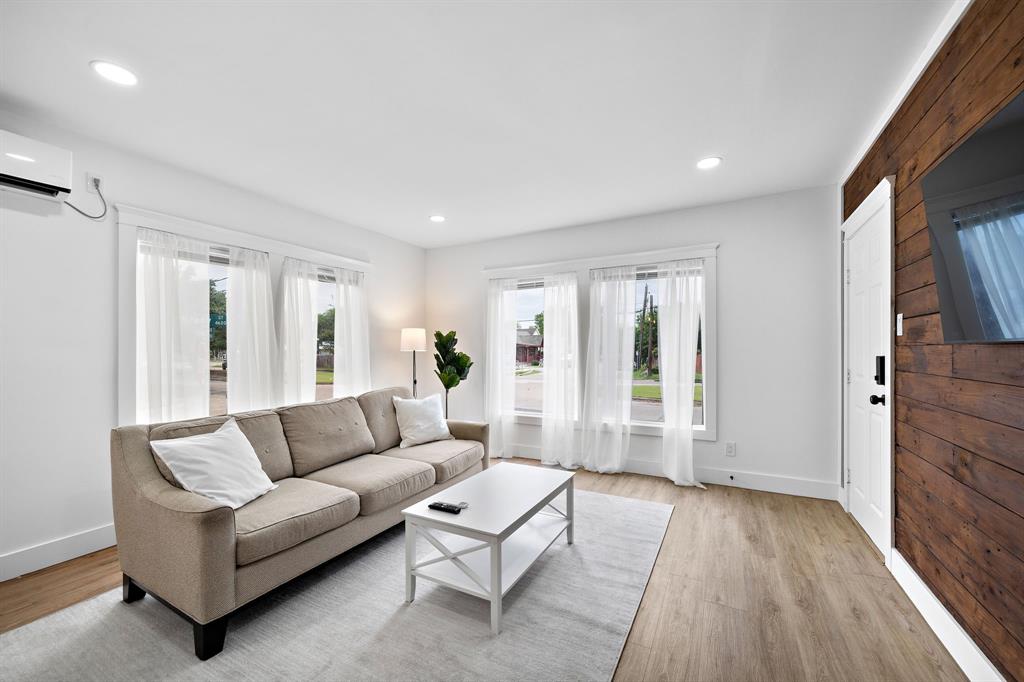 102 S Lockwood Drive