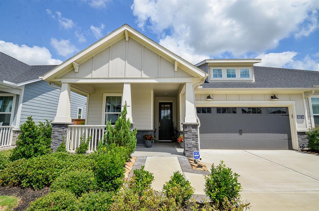 18234 Shoreline Vista Lane, Cypress, Texas image 1