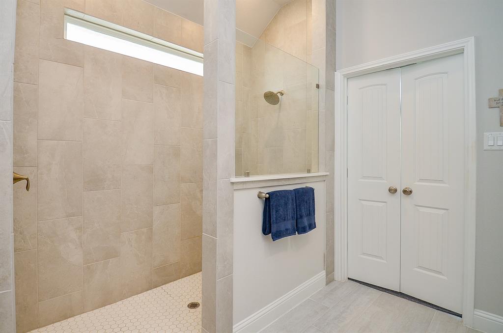18234 Shoreline Vista Lane, Cypress, Texas image 21