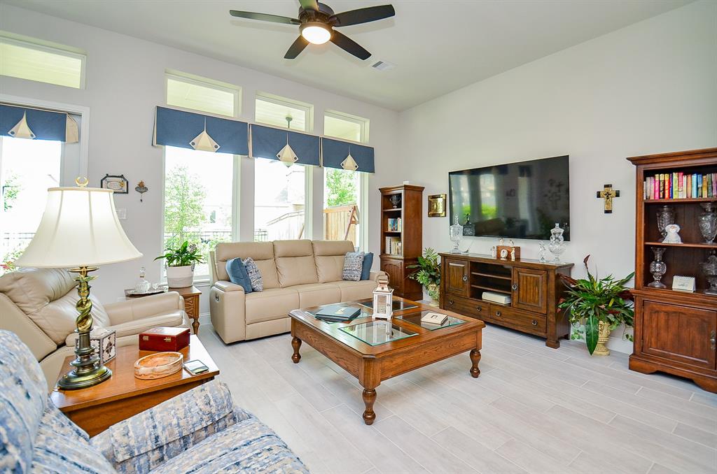 18234 Shoreline Vista Lane, Cypress, Texas image 14