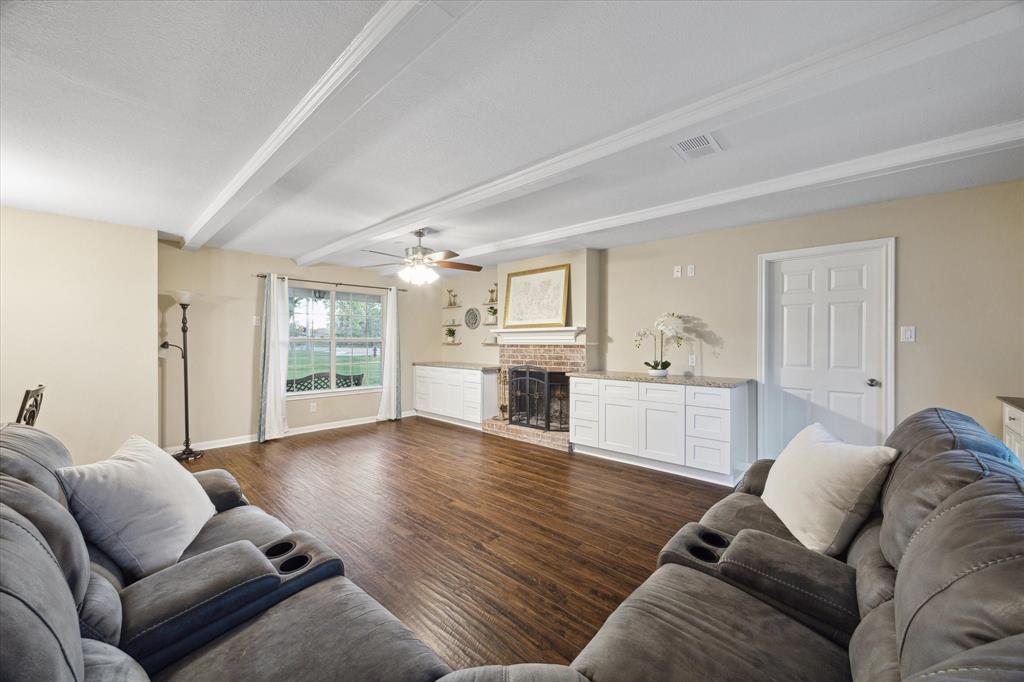 101 Royal Court, Friendswood, Texas image 7