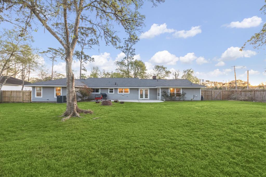 101 Royal Court, Friendswood, Texas image 30