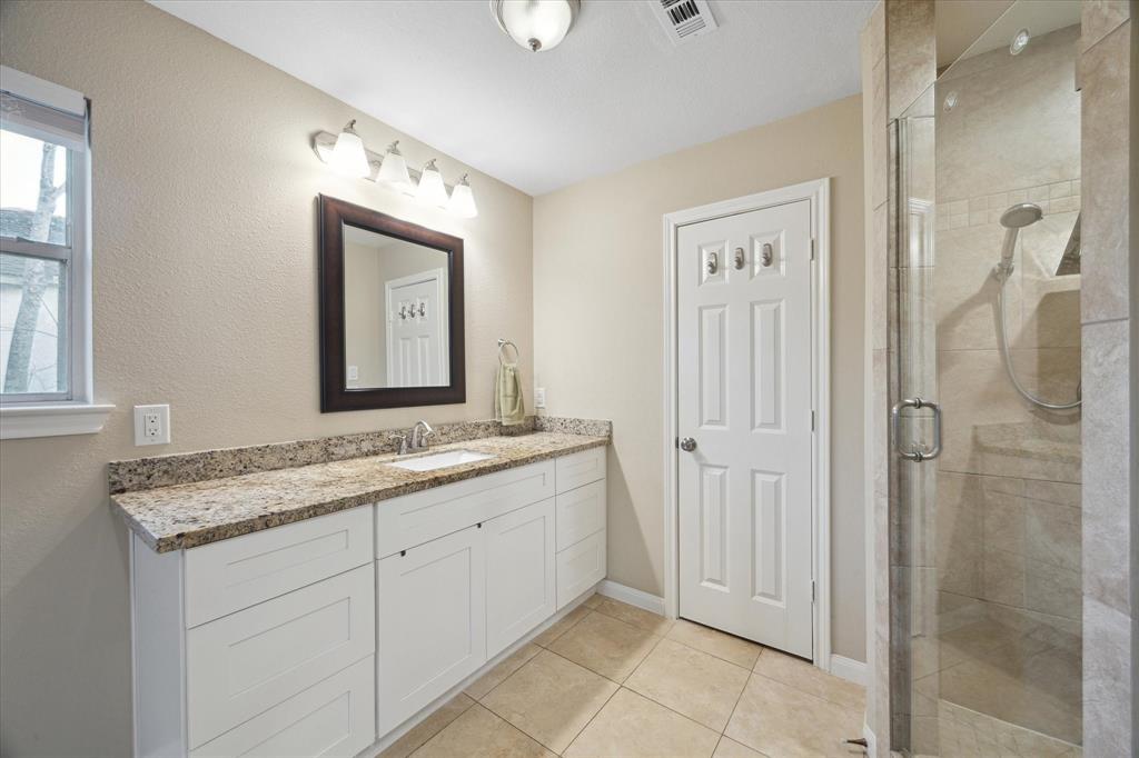 101 Royal Court, Friendswood, Texas image 19
